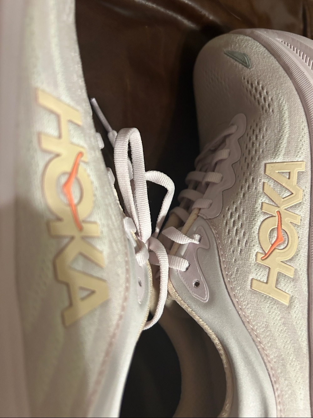 Hoka Bondi 9 Shoes size 8B - Picture 8 of 9